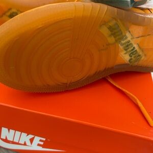 Jordan 1 Retro High
Gatorade Orange Peel